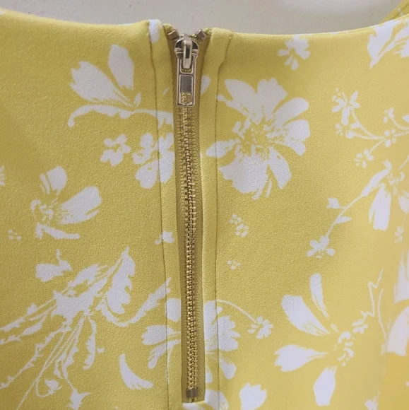 Mellóday Golden Yellow & White Floral Short Puff Sleeve Blouse Sz L NWT - Picture 6 of 16